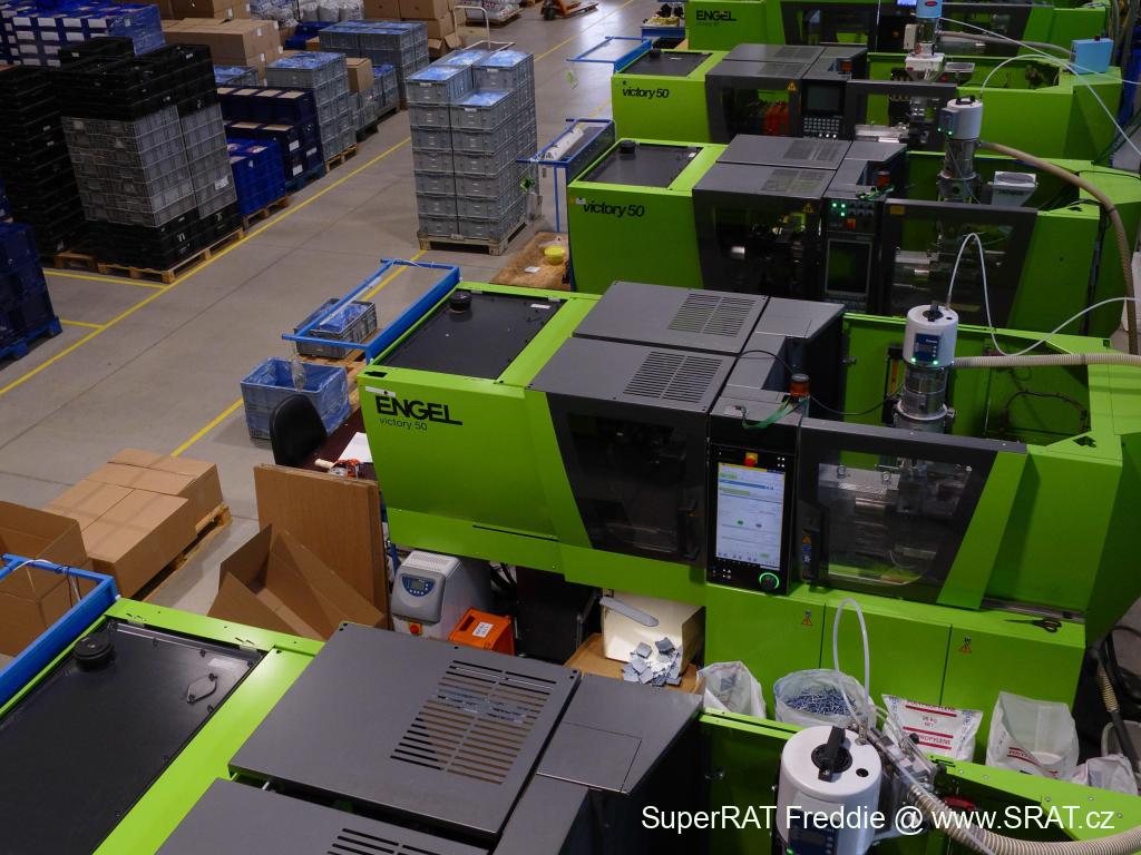 Lisovna plastů, lisy 50-220t