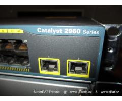 Cisco switche 10Gb/1Gb/100Mb, celá infrastruktura cca 500 portů